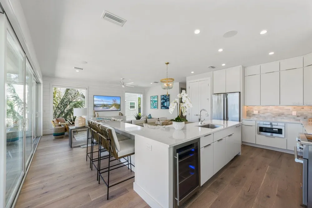 870 SHORE DRIVE Anna Maria, FL 34216