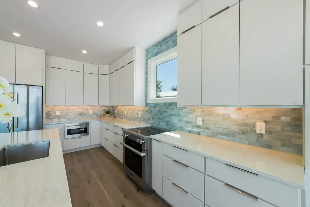 870 SHORE DRIVE Anna Maria, FL 34216