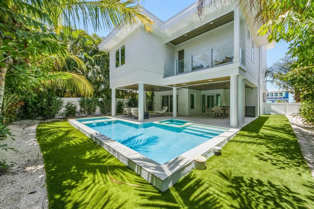 870 SHORE DRIVE Anna Maria, FL 34216