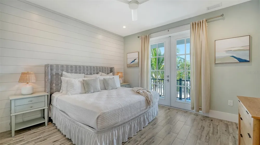 2175 AVENUE A Bradenton Beach, FL 34217