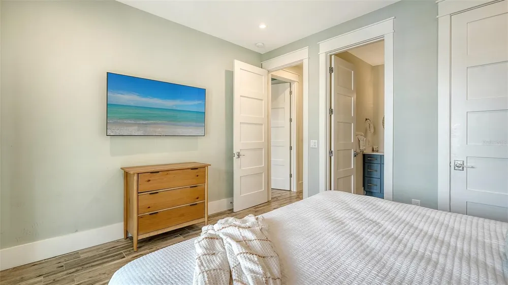 2175 AVENUE A Bradenton Beach, FL 34217