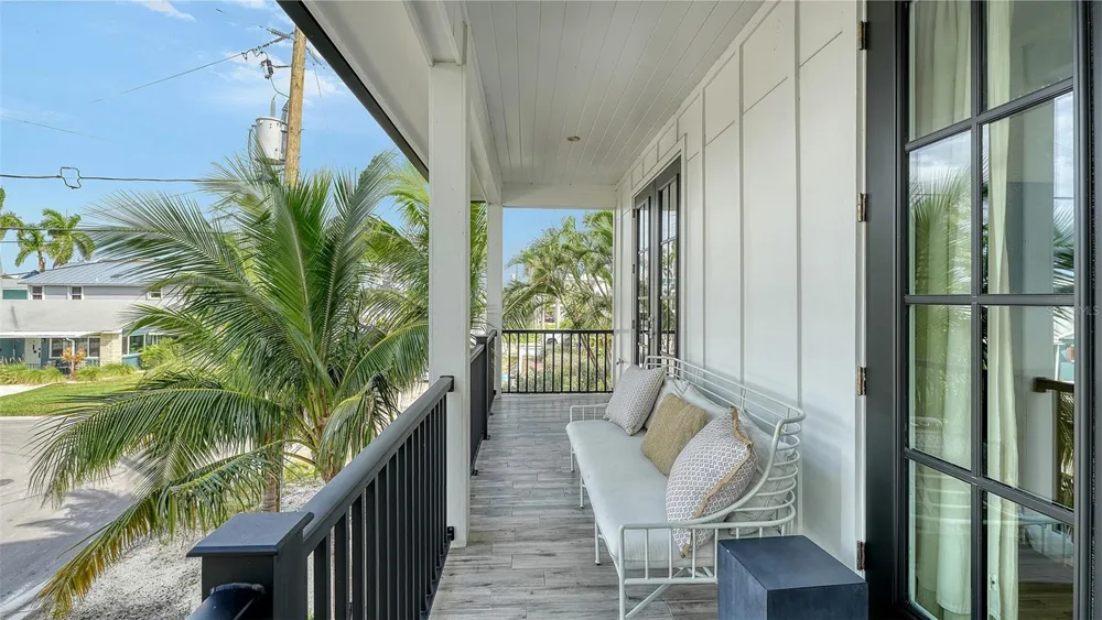 2175 AVENUE A Bradenton Beach, FL 34217