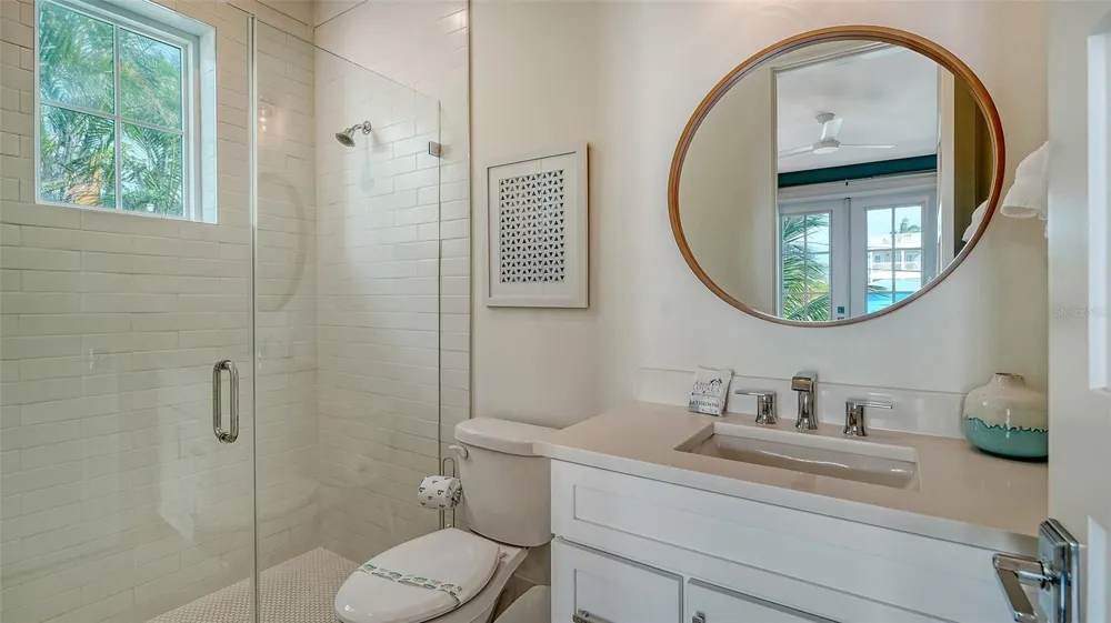 2175 AVENUE A Bradenton Beach, FL 34217
