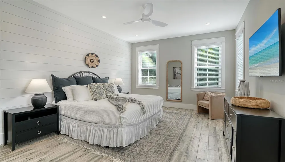 2175 AVENUE A Bradenton Beach, FL 34217