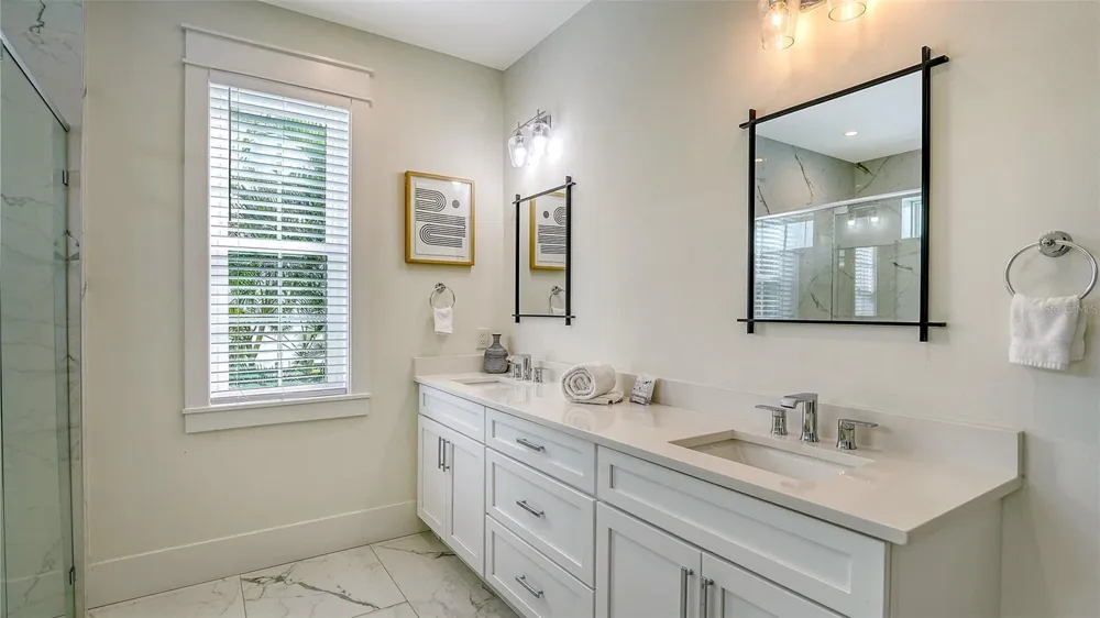 2175 AVENUE A Bradenton Beach, FL 34217
