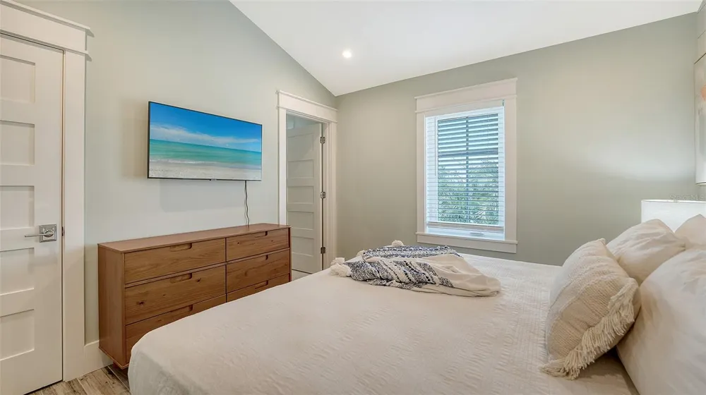 2175 AVENUE A Bradenton Beach, FL 34217