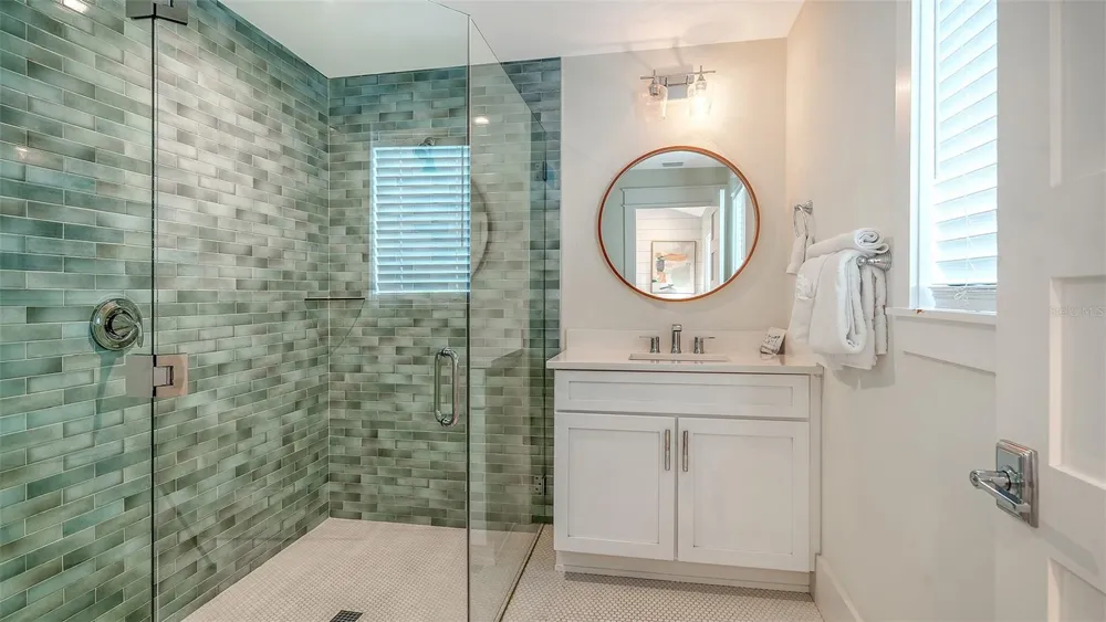 2175 AVENUE A Bradenton Beach, FL 34217