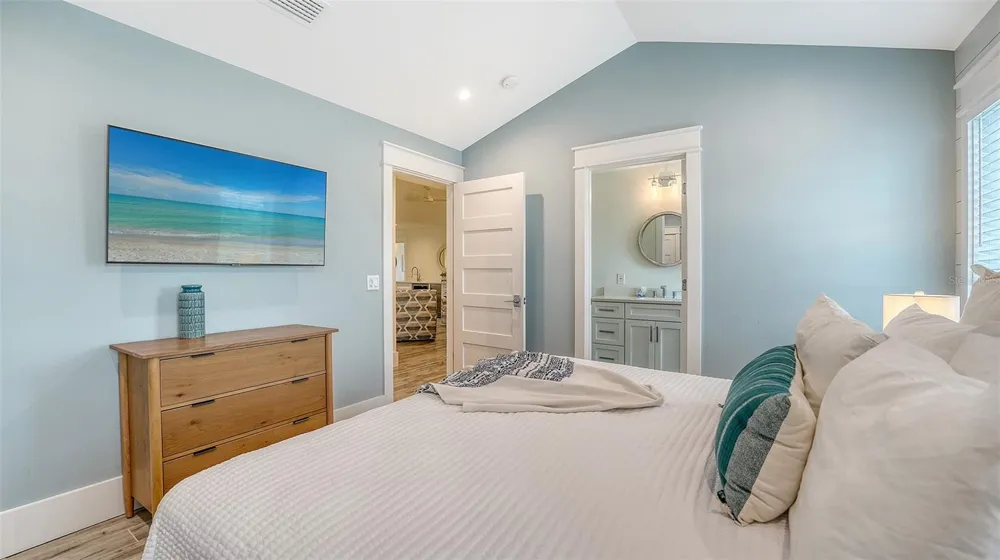 2175 AVENUE A Bradenton Beach, FL 34217
