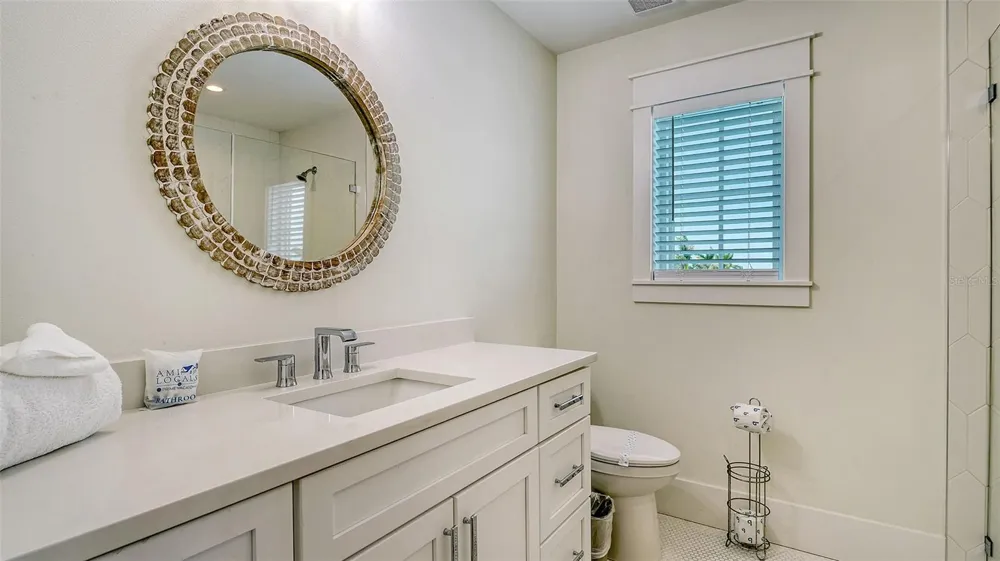 2175 AVENUE A Bradenton Beach, FL 34217