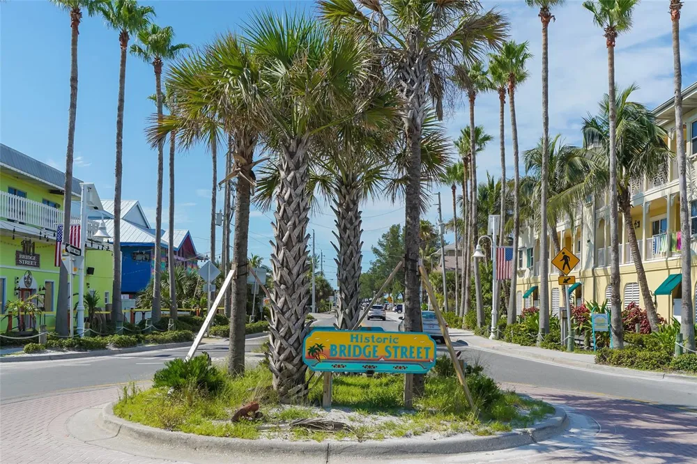 2175 AVENUE A Bradenton Beach, FL 34217