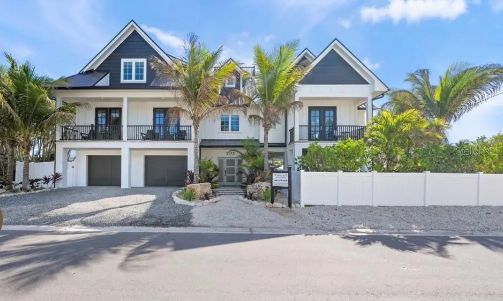 2175 AVENUE A Bradenton Beach, FL 34217
