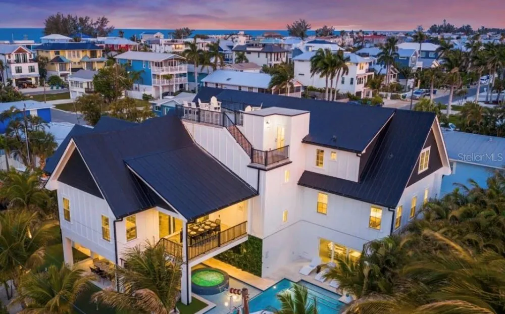 2175 AVENUE A Bradenton Beach, FL 34217