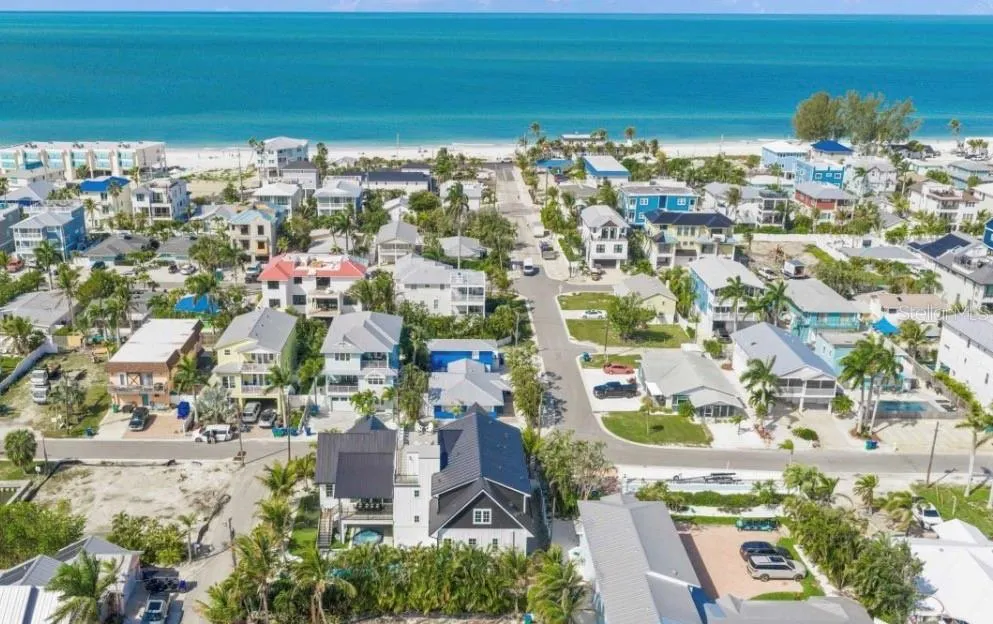 2175 AVENUE A Bradenton Beach, FL 34217