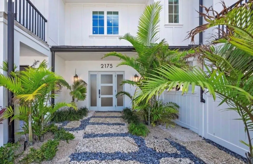 2175 AVENUE A Bradenton Beach, FL 34217