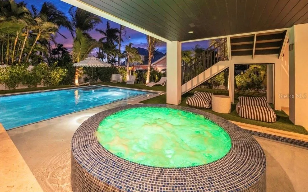 2175 AVENUE A Bradenton Beach, FL 34217
