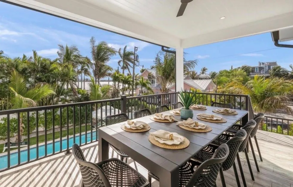 2175 AVENUE A Bradenton Beach, FL 34217