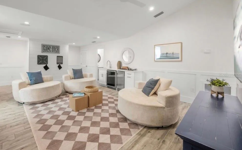 2175 AVENUE A Bradenton Beach, FL 34217