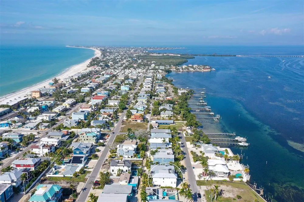 2206 AVENUE A Bradenton Beach, FL 34217