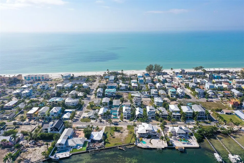 2206 AVENUE A Bradenton Beach, FL 34217