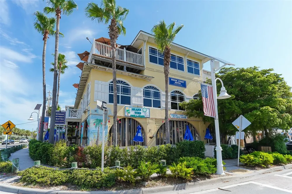 2206 AVENUE A Bradenton Beach, FL 34217