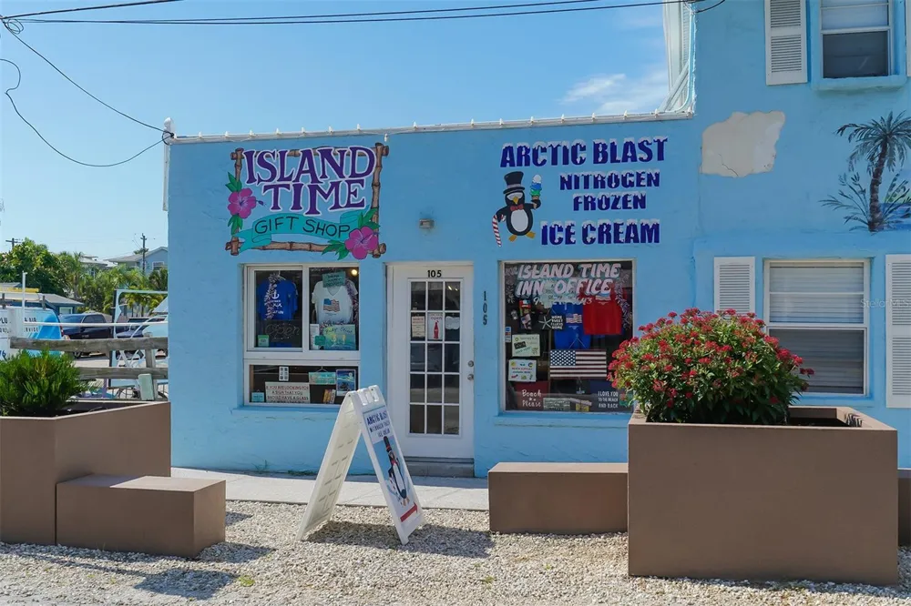 2206 AVENUE A Bradenton Beach, FL 34217