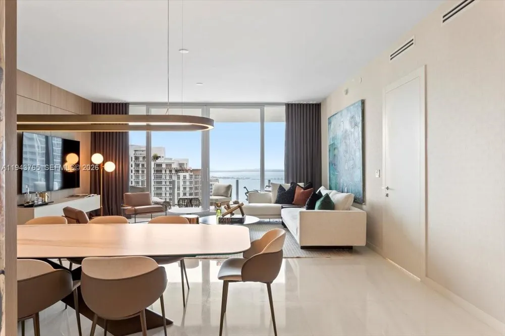 300 Biscayne Blvd Way #3403 Miami, FL 33131