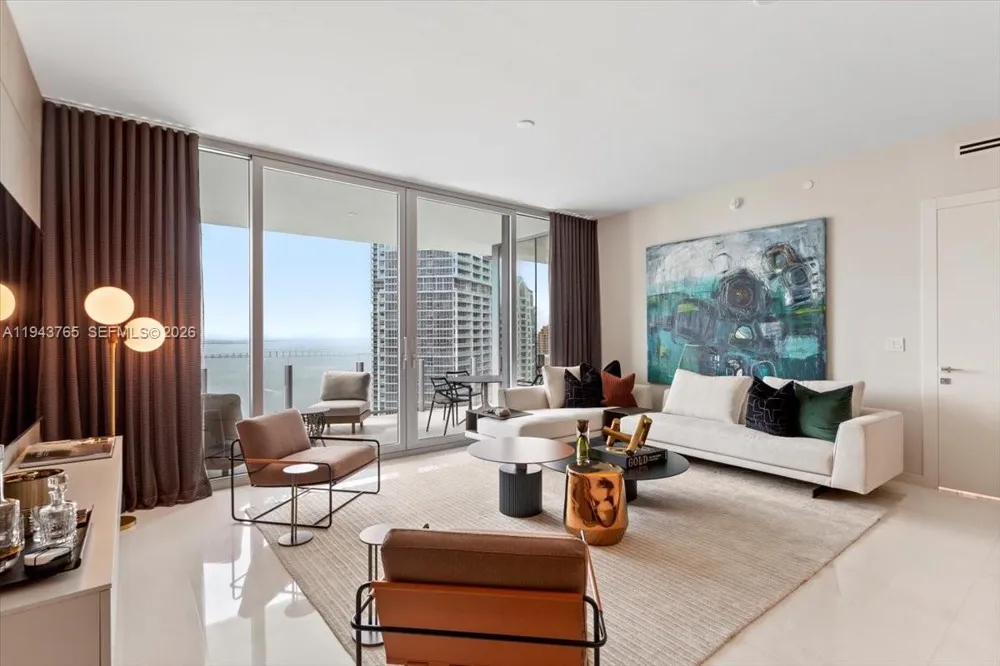 300 Biscayne Blvd Way #3403 Miami, FL 33131