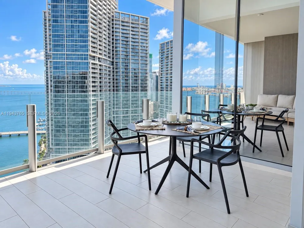 300 Biscayne Blvd Way #3403 Miami, FL 33131