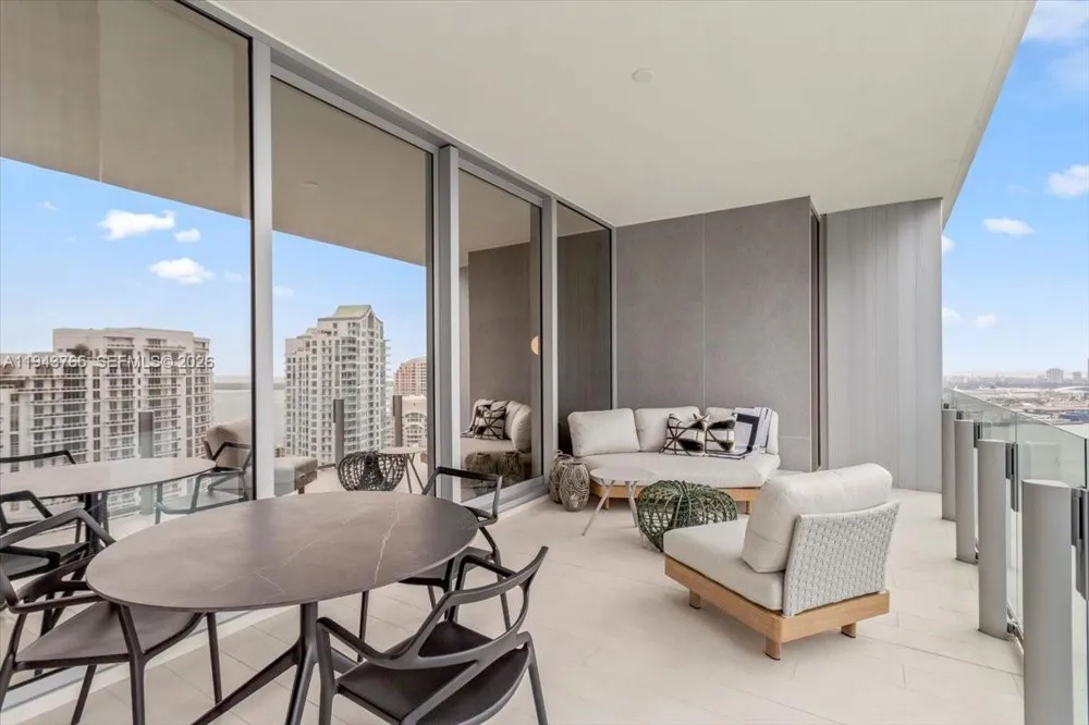 300 Biscayne Blvd Way #3403 Miami, FL 33131