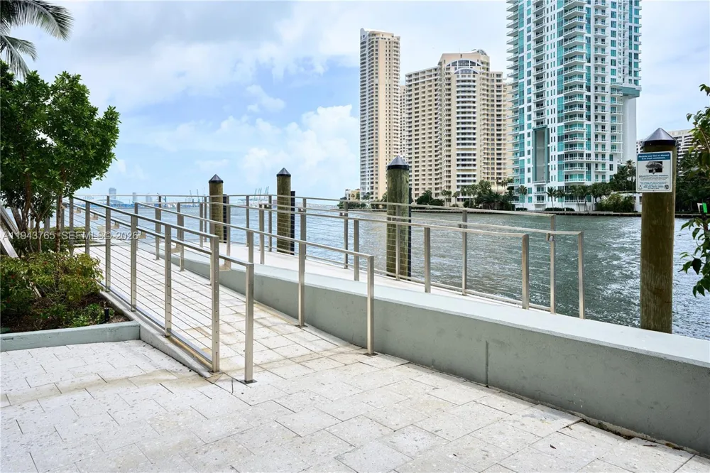 300 Biscayne Blvd Way #3403 Miami, FL 33131