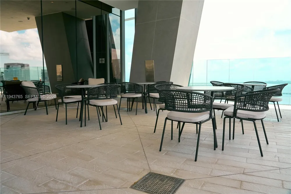 300 Biscayne Blvd Way #3403 Miami, FL 33131