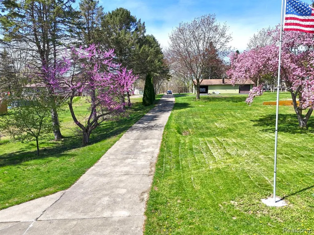 11575 Us Highway 31 Berrien Township, MI 49103