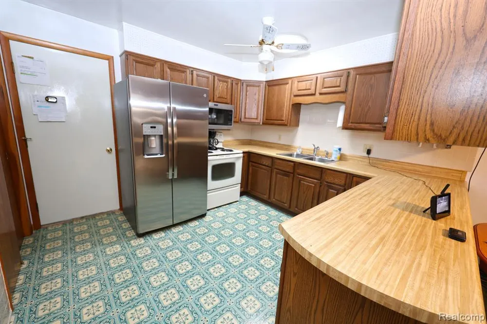 11575 Us Highway 31 Berrien Township, MI 49103