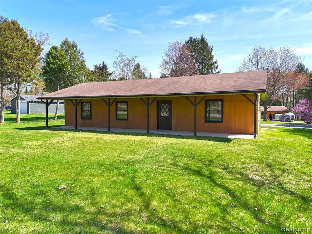 11575 Us Highway 31 Berrien Township, MI 49103