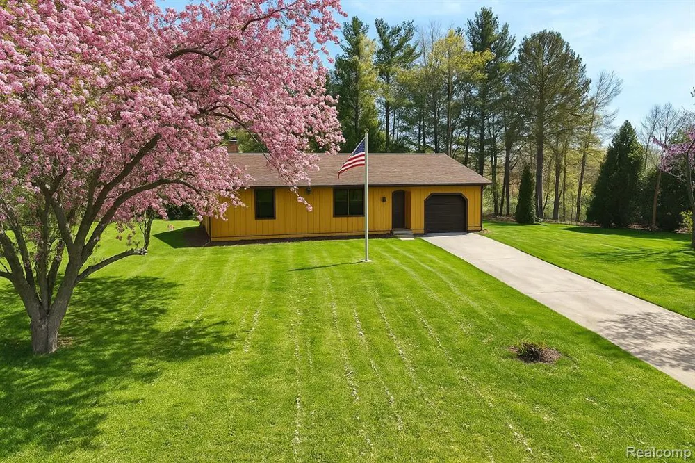 11575 Us Highway 31 Berrien Township, MI 49103