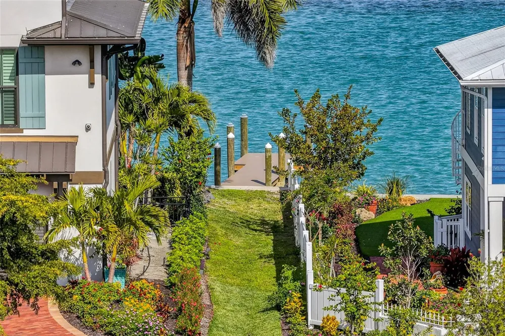525 CHANNEL LANE Longboat Key, FL 34228