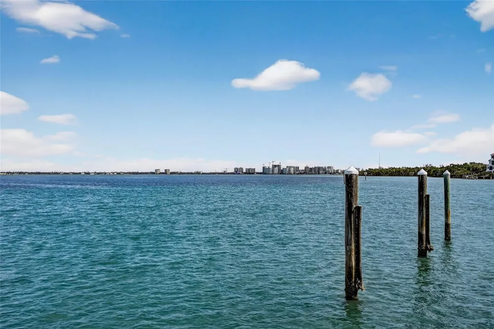 525 CHANNEL LANE Longboat Key, FL 34228