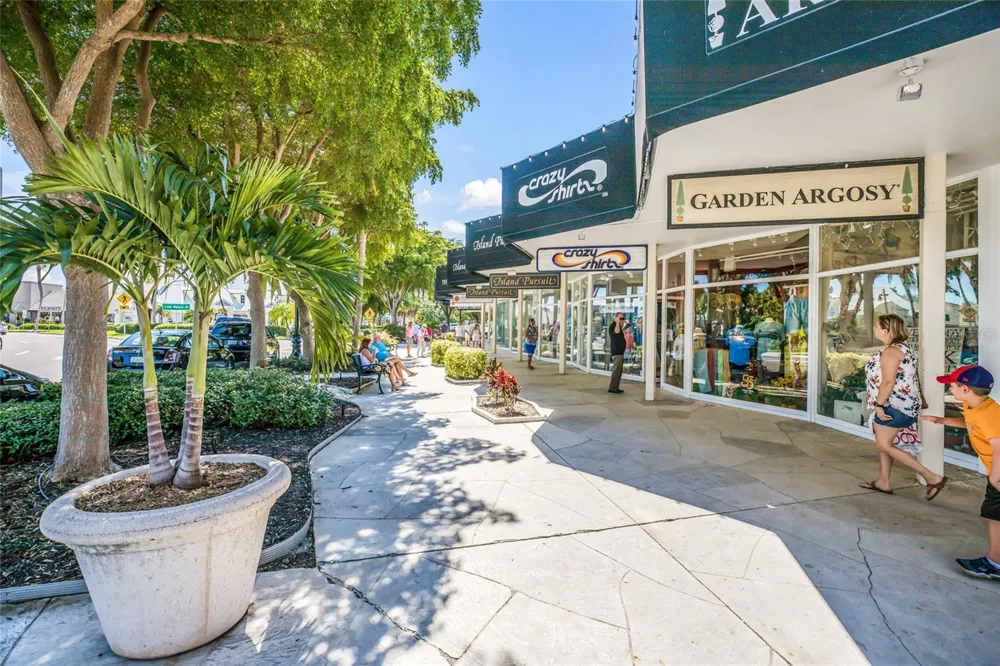 525 CHANNEL LANE Longboat Key, FL 34228
