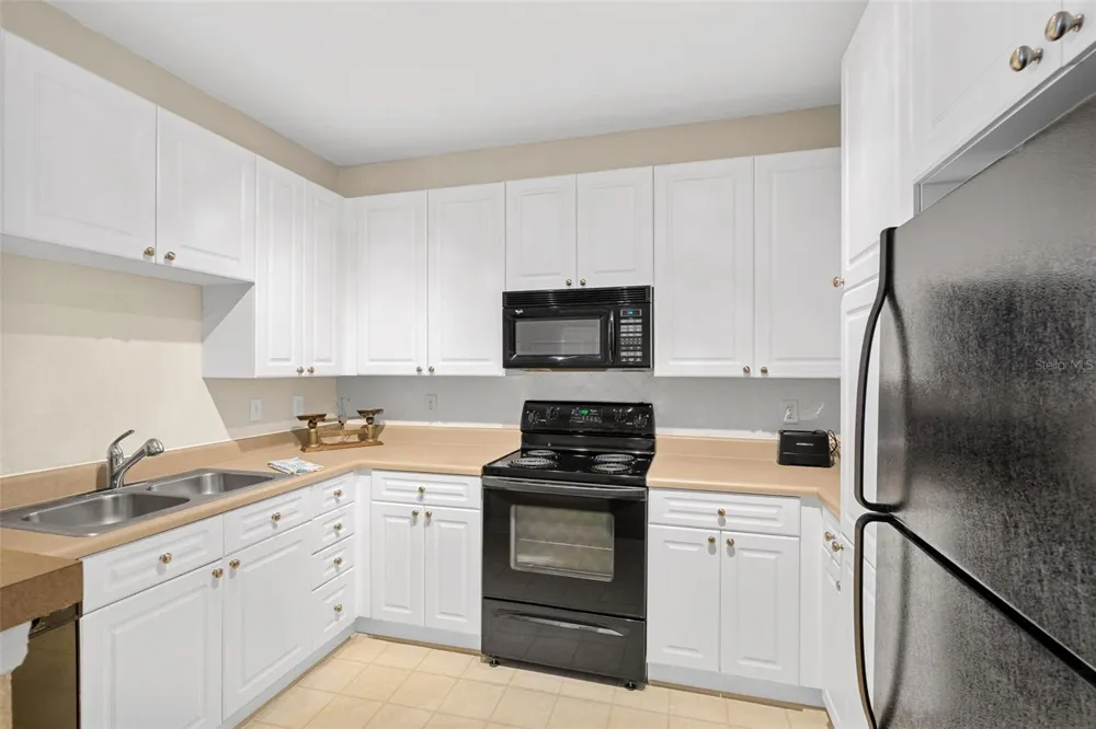 4221 W SPRUCE STREET #1310 Tampa, FL 33607