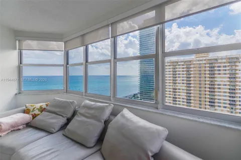1950 S Ocean Dr #19E