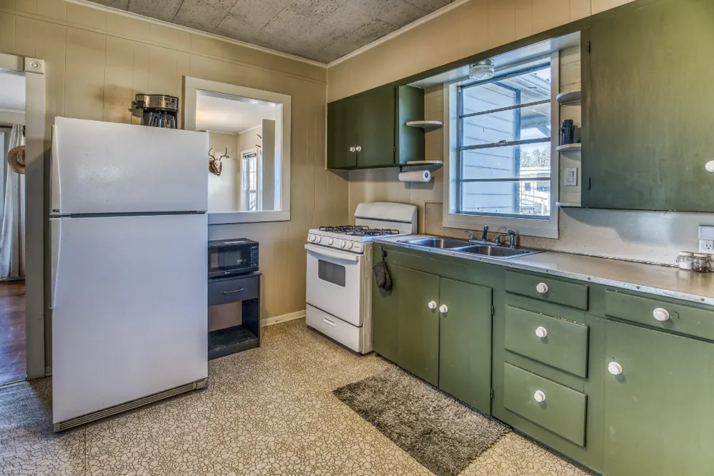9354 Fm-2780 Burton, TX 77835