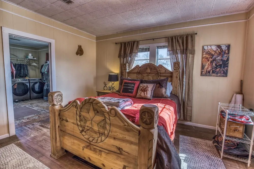 9354 Fm-2780 Burton, TX 77835