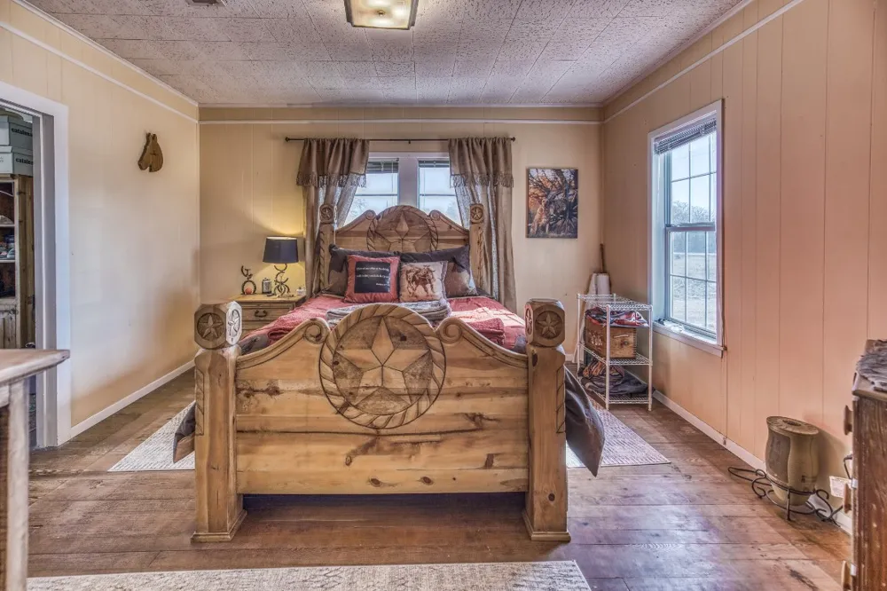 9354 Fm-2780 Burton, TX 77835