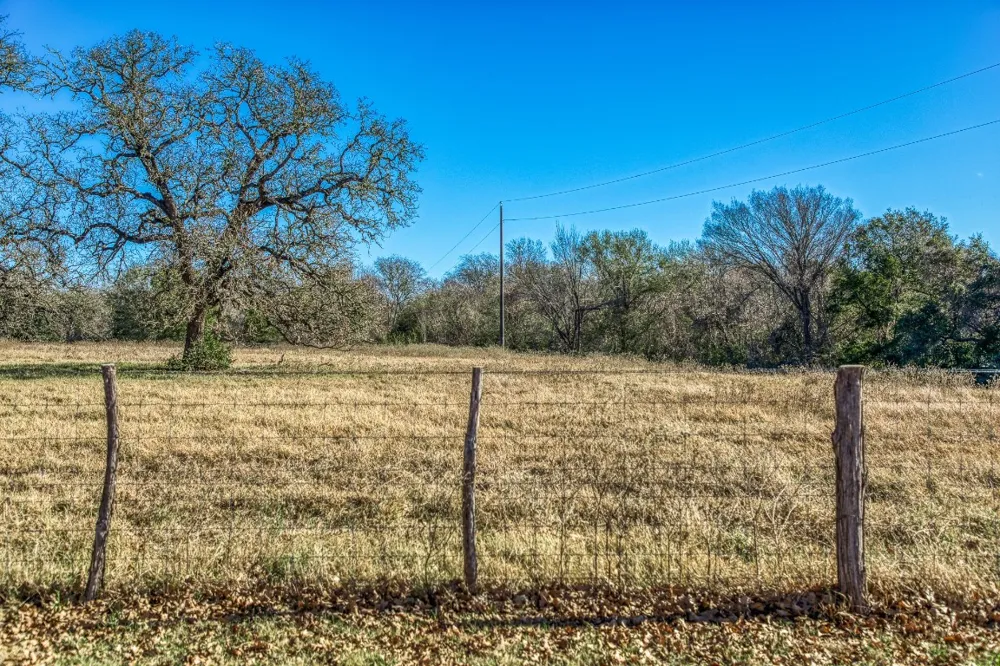 9354 Fm-2780 Burton, TX 77835