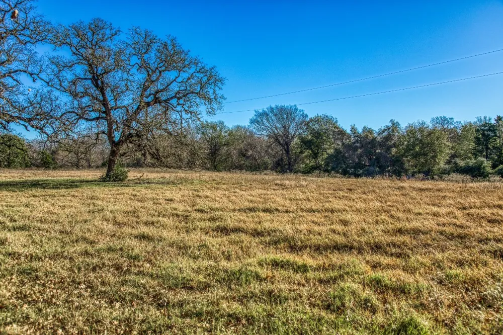 9354 Fm-2780 Burton, TX 77835