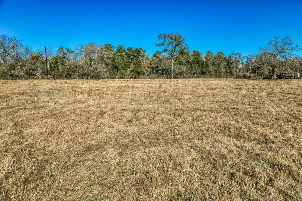 9354 Fm-2780 Burton, TX 77835
