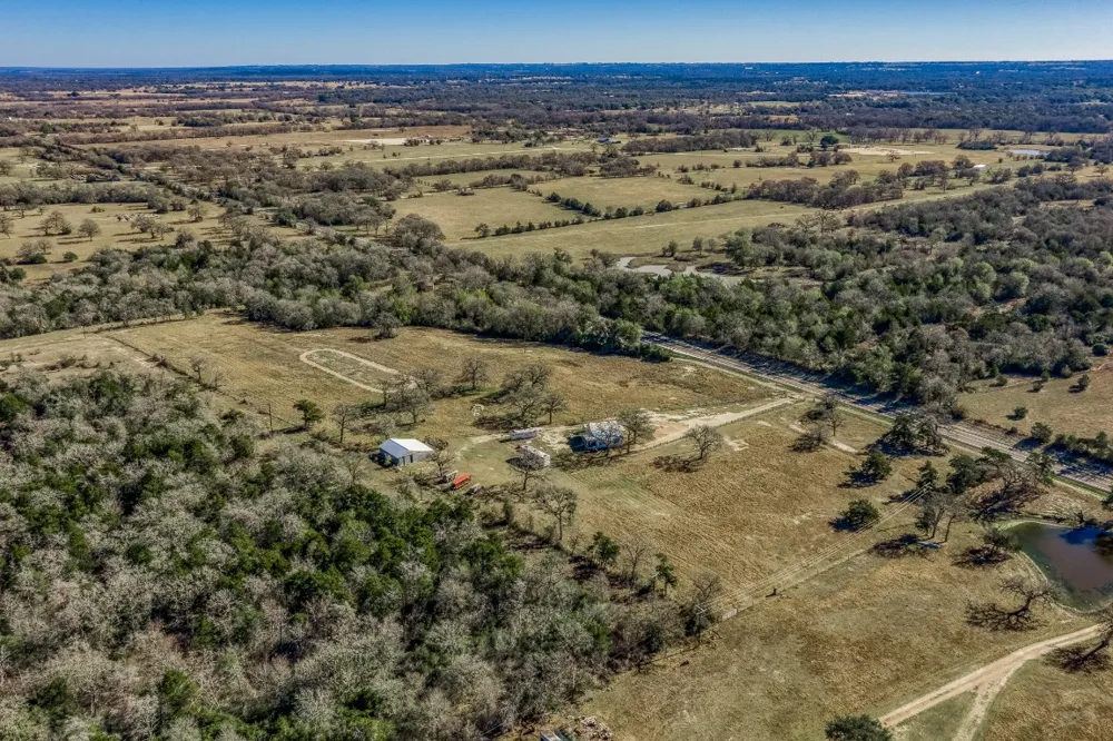 9354 Fm-2780 Burton, TX 77835