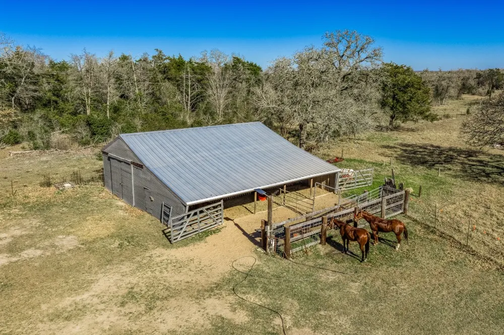 9354 Fm-2780 Burton, TX 77835