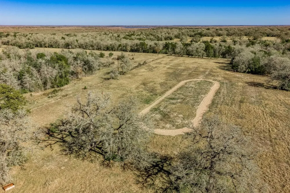 9354 Fm-2780 Burton, TX 77835