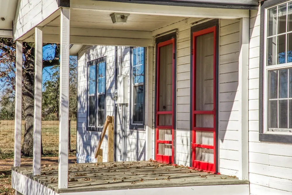 9354 Fm-2780 Burton, TX 77835